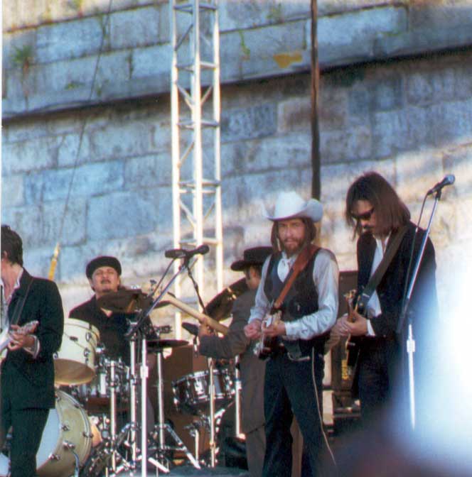 Bob Dylan at 2002 Newport Folk Festival concert review by Dave Conlin Read